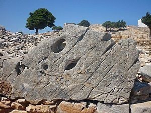 A rock in Saint Andrea's acropolis / Ενας βράχος στην ακρόπολη του Αγίου Ανδρέα